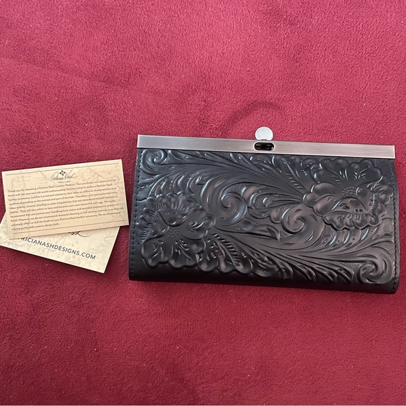 Patricia Nash Tooled Black Floral-Embossed Leather Cauchy Wallet - Picture 1 of 4